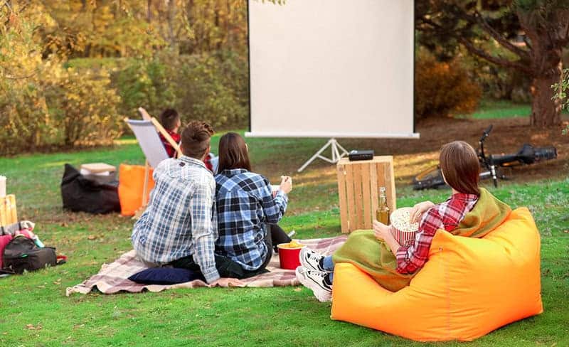 20 Creative Outdoor Movie Night Ideas