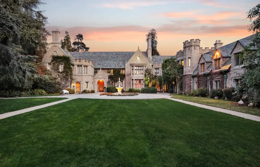 Playboy Mansion 1a
