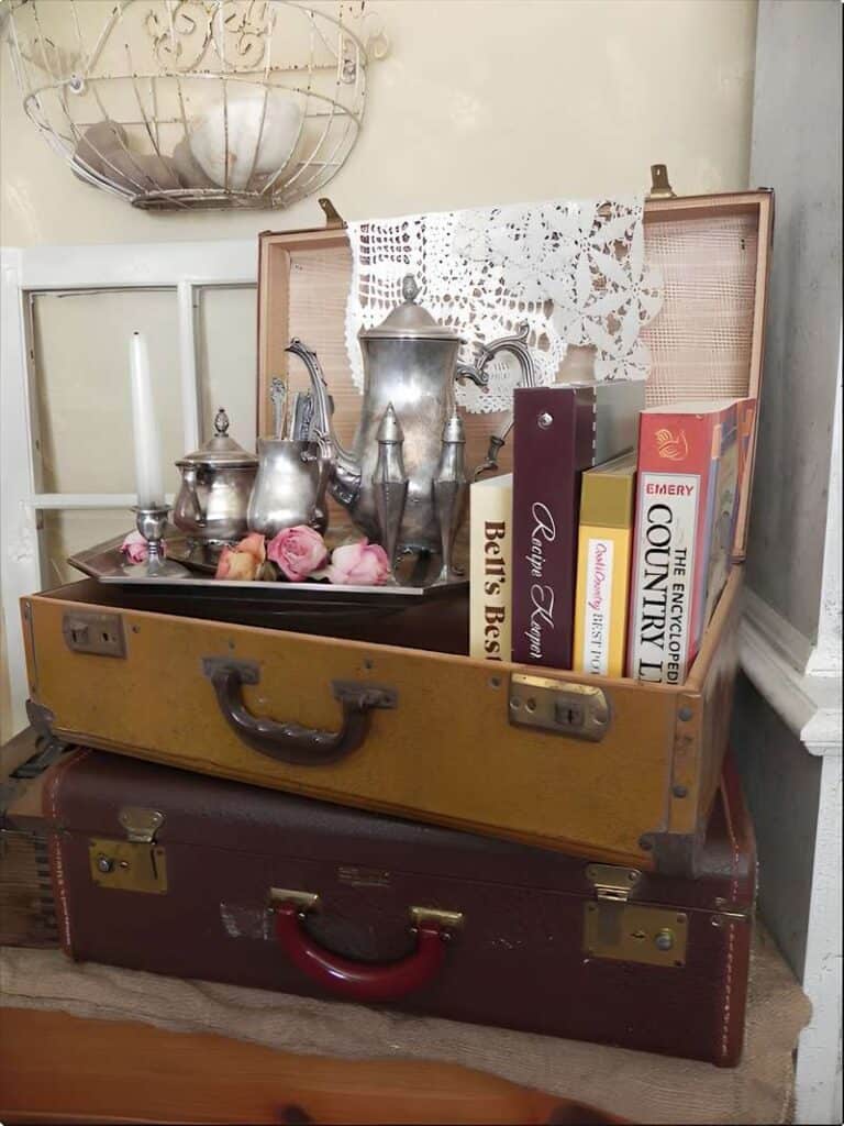 Turnvintagesuitcasesintostylishstorage