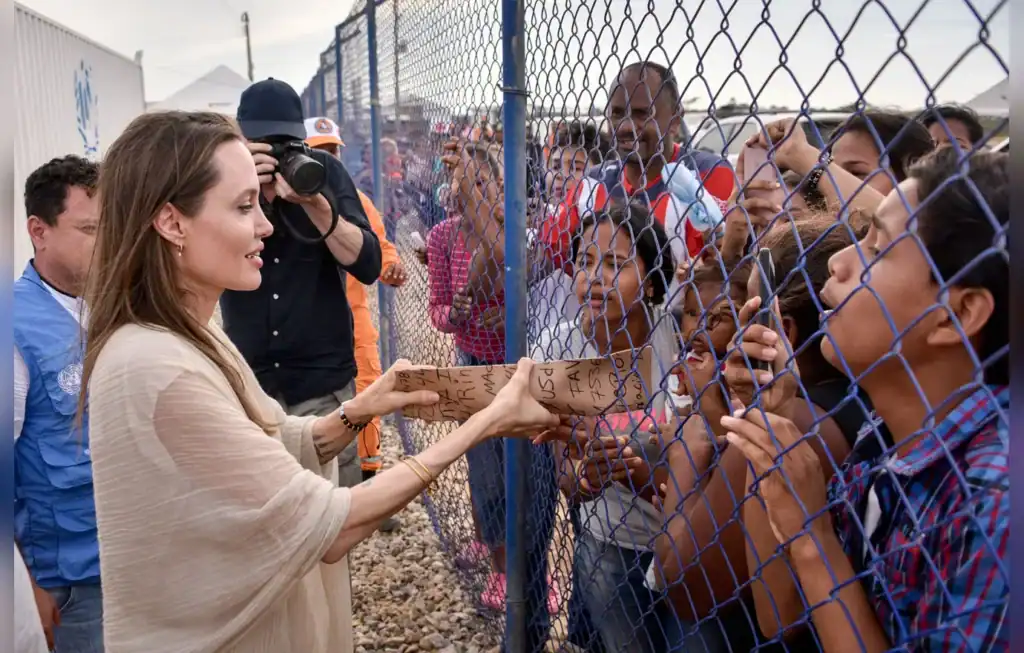 Angelina Jolie Visits Refugee Camp 1
