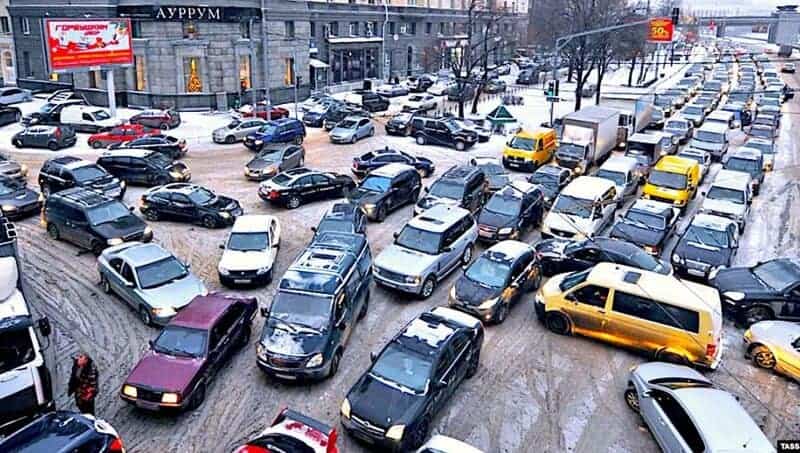 Bnegeneric Russia Moscow Car Automotive Traffic Jam 3 (1)