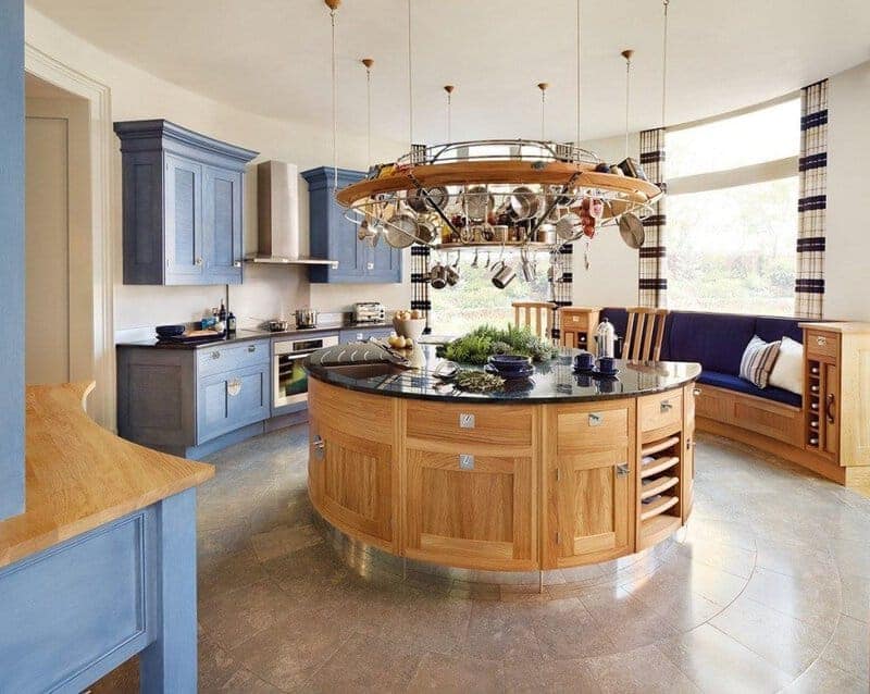 Circular Kitchen Island For A Unique Layout