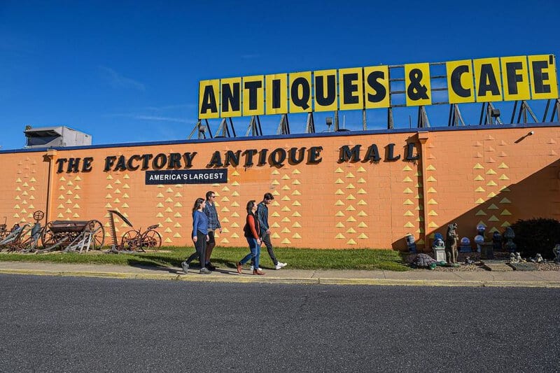 Factory Antique Mall - Verona, Virginia, Usa