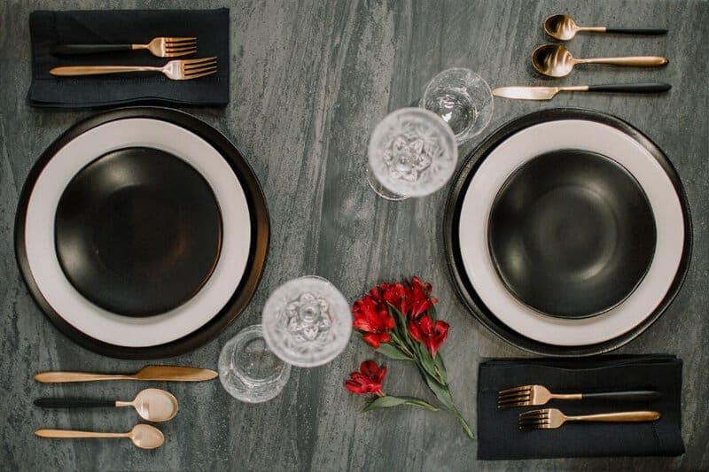 Matching Glassware & Dinnerware