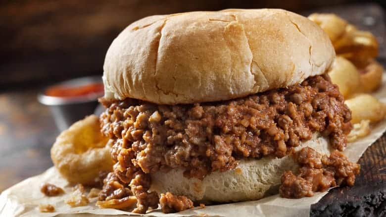 Sloppy Joe Sandwich With Onion Rings