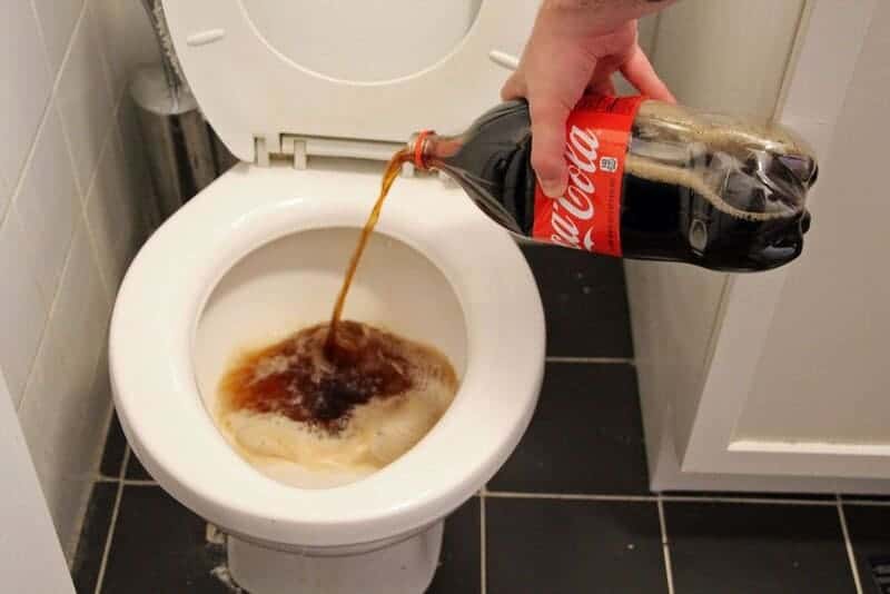 Using Coca Cola To Clean Toilets