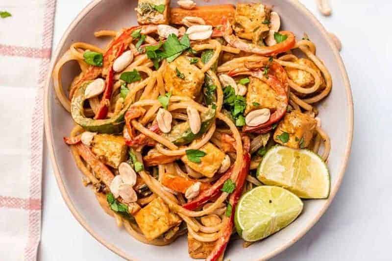 18. Pad Thai - Thailand