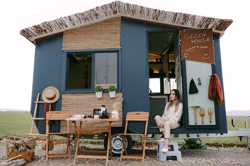 Cozy, adaptable tiny home designed for flexible living