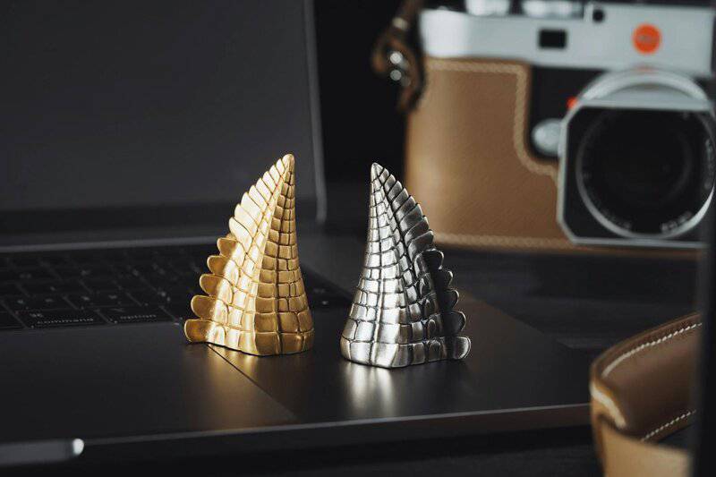 13. Personalized Office Decor