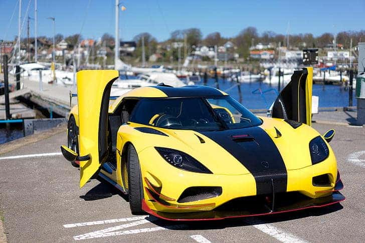 Auto yellow door koenigsegg wallpaper preview