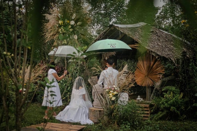 15. Backyard Weddings