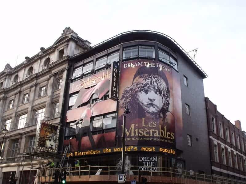 Queens theatre, shaftesbury avenue les miserables