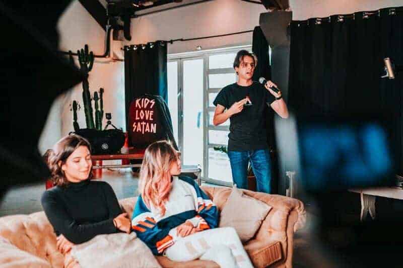 4. Building a Wide Social Network